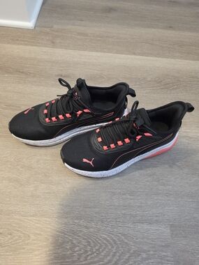 Puma Womens Black Sneakers with Coral Pink Accents